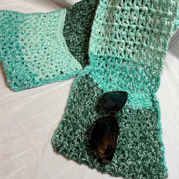 Handmade Scarf With POCKETS! Crocheted Multi Green New - Picture 3 of 5